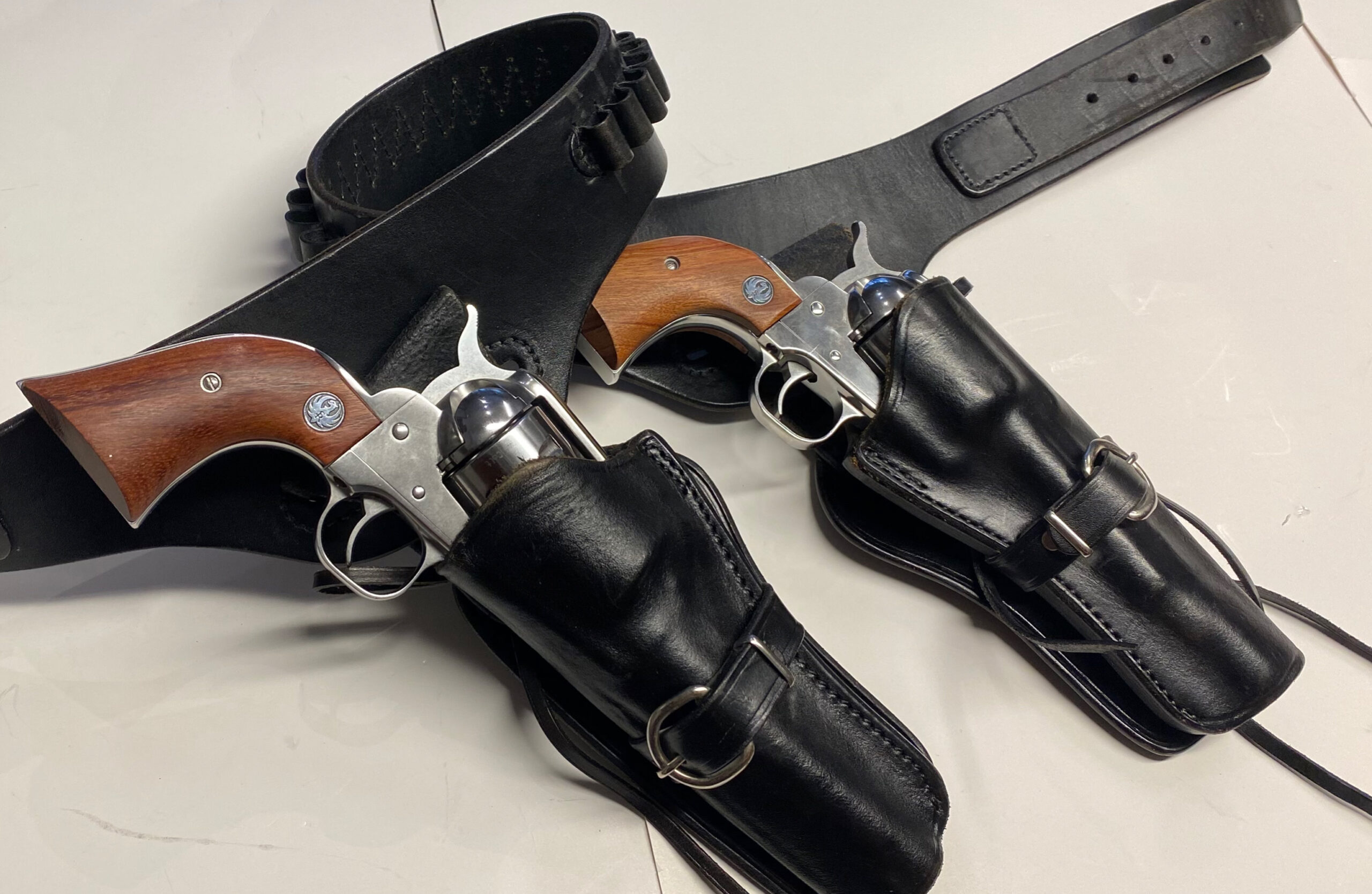 2kpl Ruger Vaquero .45 Colt STS 5,5" + kotelot - Image 2